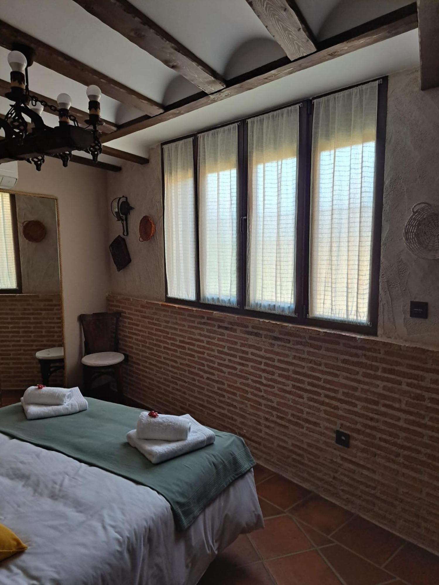 Casa Rural La Bodega, Ofrece Cata De Vino Gratis Horche Exterior foto