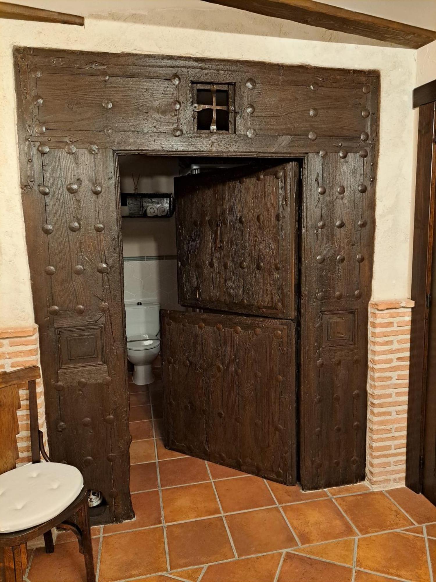Casa Rural La Bodega, Ofrece Cata De Vino Gratis Horche Exterior foto